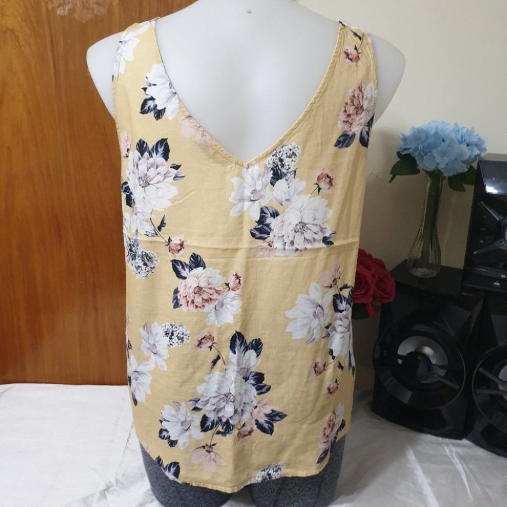 Just Jeans AU-16 Yellow Floral Design Sleeveless Singlet Top NWOT - Picture 6 of 11
